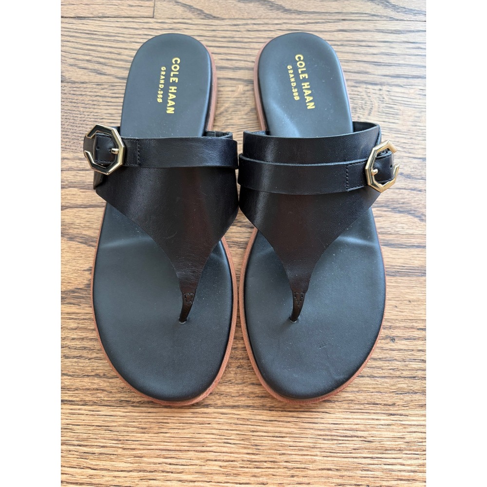 Cole Haan Grand 360 Womens Black Leather Thong Sandals Gold Buckle Flat Sz 7.5